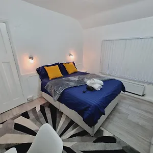 Luxury Double Bed With Private Bathroom, Netflix, Work Space And Wifi , Leeds (West Yorkshire) United Kingdom